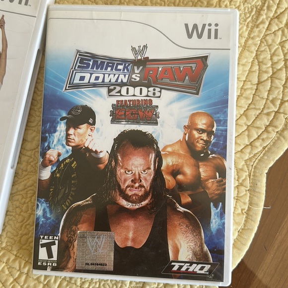 2 Wii GAMES    Wii Fit & Smack Down vs Raw 2008 - Picture 4 of 5